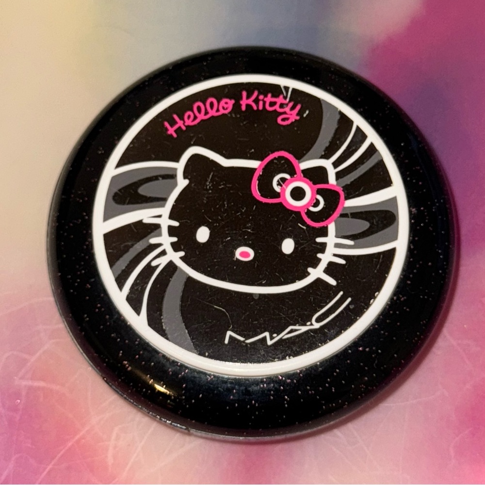 Mac Hello Kitty Tahitian Sand Compact